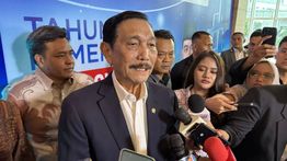 Luhut Sarankan Prabowo Ambil Jalan Tengah dalam Penetapan UMP 2026