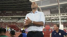 Bung Kus: Pemecatan Kluivert Konsekuensi Logis Dunia Sepak Bola