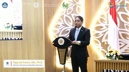 Menhut Raja Juli Singgung Ijazah Asli di Hadapan Jokowi Saat Dies Natalis Fakultas Kehutanan UGM