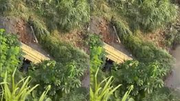 Truk Pasir Terjun dari Jembatan Cisauk, Sopir Belum Ditemukan