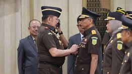 Jaksa Agung Lantik 17 Kajati dan 20 Pejabat Eselon II