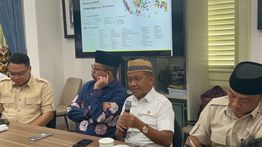 Bahlil Ungkap Prabowo Targetkan Seluruh Desa di Indonesia Teraliri Listrik di Tahun 2030