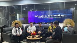 Pemprov DKI Respons Cepat Hadapi Fenomena Hujan Mikroplastik dan Panas Ekstrem