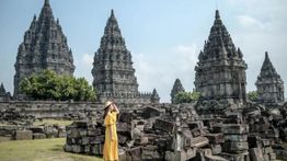 Saatnya Liburan di #IndonesiaAja, Kemenpar Dorong Wisata Domestik Saat Nataru 2025-2026