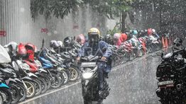 Jumat Sore Sampai Malam, Hujan Merata di Jakarta