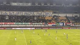 Persib Bandung Taklukkan Persis Solo 2-0 Meski Bermain dengan 10 Pemain