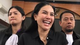 Nikita Mirzani Bersyukur Hakim Hapus Pasal Pemerasan dan TPPU: Ini Belum Berakhir