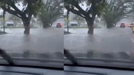 Banjir Parah di Jalan Poros Perintis Kemerdekaan Makassar