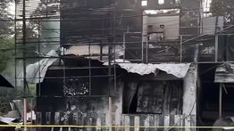 Truk BBM Terguling di Cianjur, Ribuan Liter BBM Tumpah Hingga Terbakar