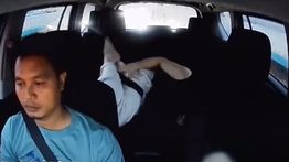 Terjebak 2 Jam di Macet Jakarta, Turis Korea Frustrasi dan Berteriak di Dalam Taksi Online