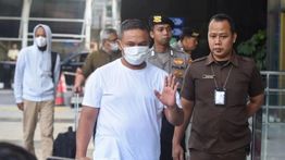 Gubernur Riau Abdul Wahid Ditahan KPK, Pakai Rompi Oranye dan Tangan Diborgol