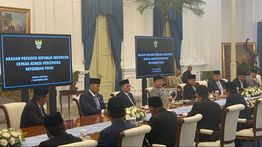 Usai Melantik, Prabowo Beri Arahan Langsung ke Komisi Percepatan Reformasi Polri