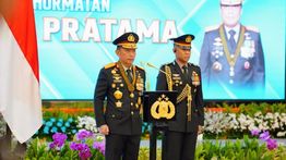 Kapolri Beri Penghargaan Bintang Bhayangkara Pratama Buat Danpaspampres Mayjen TNI Edwin Sumantha