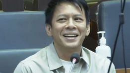 Momen Ariel Noah Diminta Cairkan Suasana, Nyanyi “Separuh Aku” di Gedung DPR