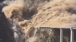 Jembatan Hongqi di China Ambruk Padahal Baru Beberapa Bula Dibuka