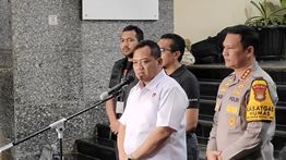 Roy Suryo dkk Dipulangkan Usai 9 Jam Lebih Diperiksa Polisi