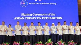 Menkum Supratman Teken Perjanjian Ekstradisi ASEAN dalam ALAWMM Ke-13
