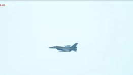 Penampakan Pesawat Raja Abdullah II Dikawal Jet Tempur F-16 Saat Tiba di Indonesia