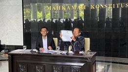 Arsul Sani Tampilkan Ijazah Asli Setelah Dilaporkan Terkait Dugaan Ijazah Palsu