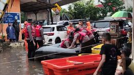 Hujan Lebat Rendam Pondok Karya Jaksel, Ketinggian Air hingga 80 Cm