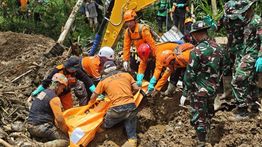 2 Korban Longsor Banjarnegara Berhasil Dievakuasi Tim SAR