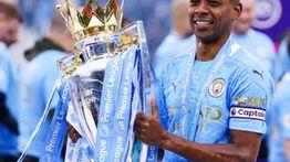 Mantan Gelandang Manchester City Fernandinho Resmi Umumkan Pensiun