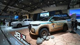 JAECOO Hadirkan Model Hybrid J7 SHS dan J8 SHS ARDIS di GJAW 2025