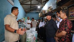Sidak di Malang, Wamentan Sudaryono Pastikan Harga Pupuk Turun