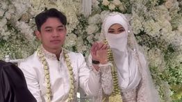 Fiki Naki Resmi Menikah dengan Tinandrose