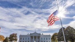 Protes Di Luar Gedung Putih, Demonstran Desak Trump Dicopot Dari Jabatan