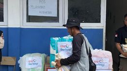 BNI Salurkan Bantuan Tanggap Darurat untuk Korban Banjir Bandang di Padang dan Sibolga
