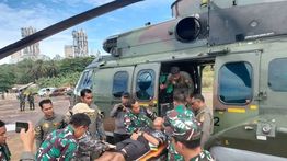 TNI Kerahkan 7 Helikopter untuk Distribusi Logistik Korban Banjir