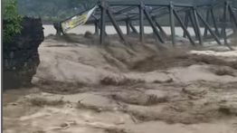 Jembatan Beton di Aceh Hancur Lebur Dihantam Banjir Bandang
