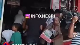 Bantuan Tak Kunjung Datang, Korban Banjir Sibolga-Tapteng Jarah Minimarket