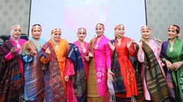 "Ulos Bukan Sekadar Kain tradisi, Tetapi Identitas"