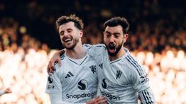 Manchester United Tumbangkan Crystal Palace 2-1