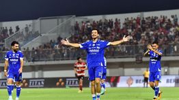 Thom Haye Curhat, Keluarganya Diancam Dibunuh Usai Bantu Persib Menang Lawan Persija