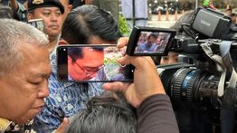 Ridwan Kamil Tegaskan Beli Mobil B. J. Habibie Pakai Uang Pribadi