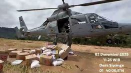 TNI AL Kerahkan Dua Helikopter Kirim Logistik ke Lokasi Banjir di Tapteng