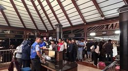 Super Air Jet Alami Delay Beruntun, Penumpang Tujuan Sumbar Tertahan Belasan Jam