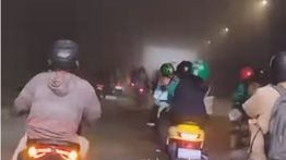 Ada Tumpahan Semen di Underpass Mampang Arah Kuningan, Pemotor Keluhkan Sesak Napas