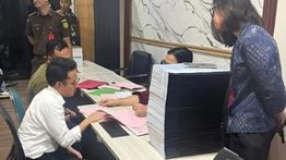 JPU Serahkan Berkas Perkara Delpedro dkk ke PN Jakarta Pusat