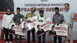 Dapat Becak Listrik dari Prabowo, Suhari Narik sejak 1998 Baru Sekarang Punya Becak Sendiri