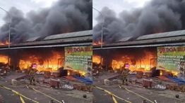 16 Mobil Damkar Dikerahkan Hadapi Kebakaran Hebat di Pasar Induk Kramat Jati