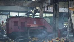 Sebanyak 350 Kios Pasar Induk Kramat Jati Ludes Terbakar