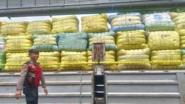 Polisi Temukan Bakteri Berbahaya di Pakaian Bekas Impor Ilegal Jaringan Korsel