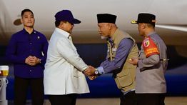 Prabowo Tiba di Sumatera Barat Tinjau Kembali Penanganan Bencana dan Pemulihan Infrastruktur