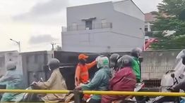 Truk Boks Terguling di Cengkareng Jakbar