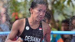 Indonesia Awali Hari Ketiga Triatlon dengan Emas Duatlon Estafet Putri