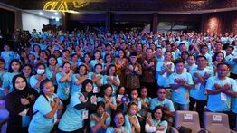 Menteri Mukhtarudin Lepas 1.035 Pekerja Migran Terampil dan Kick Off Program Quick Win Presiden Prabowo di Puncak Peringatan International Migrant Day